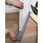 Door bottom sealing strip